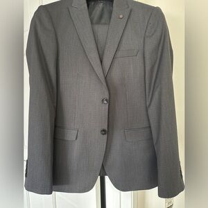 Men's Classic Gray Three piece suit